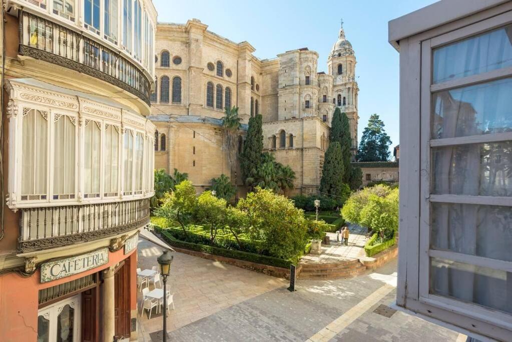 Cathedral Suites Малага Номер фото