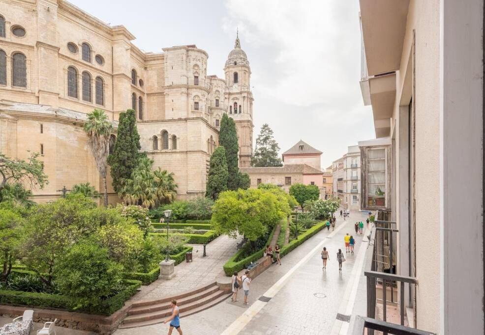 Cathedral Suites Малага Номер фото